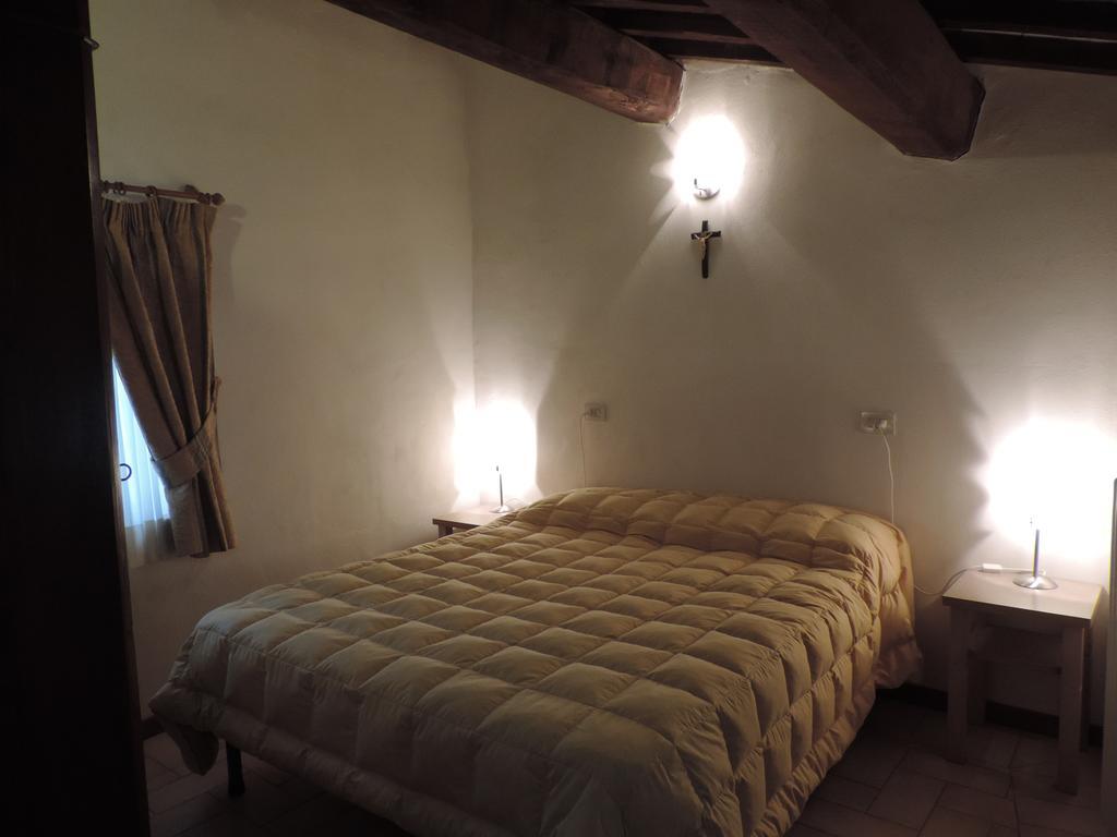 לינה וארוחת בוקר ספולטו Casa Religiosa Di Ospitalita San Ponziano חדר תמונה