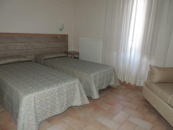 לינה וארוחת בוקר ספולטו Casa Religiosa Di Ospitalita San Ponziano מראה חיצוני תמונה